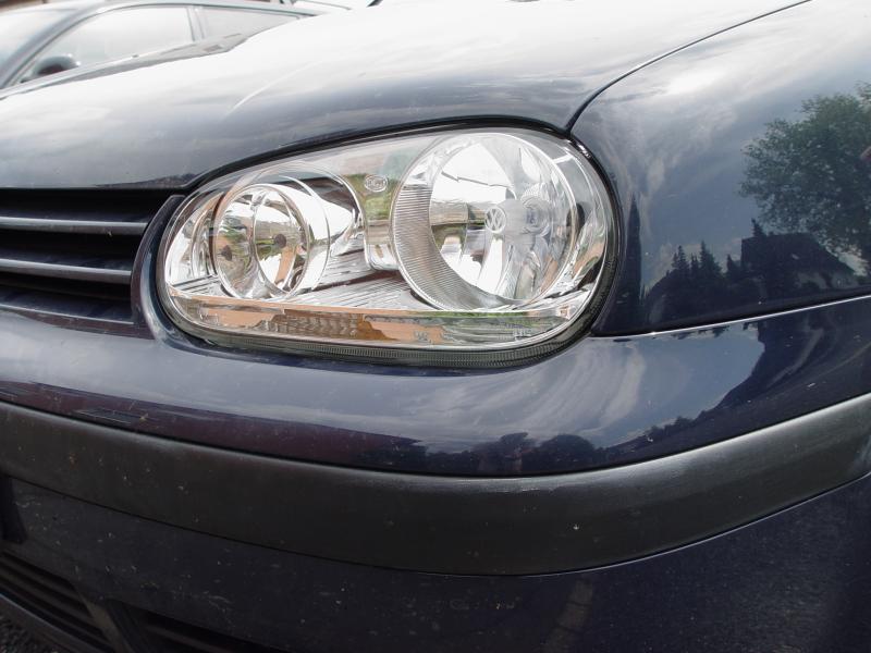 Wie Volkswagen Golf 5 Scheinwerfer Lampe wechseln?